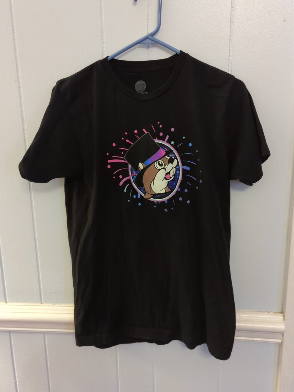 Buc-ees T-Shirt New Years 2023 Glow In The Dark Graphics UNISEX M Black NYE